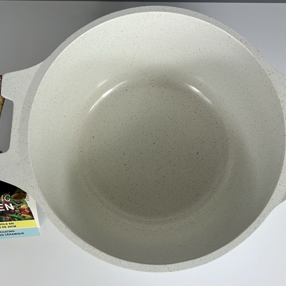 Authentic Kitchen Ceramic Non-Stick 8" 2.7 qt Casserole with Lid Off White New - Picture 6 of 8